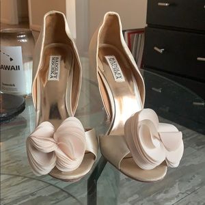 Badgley Mischka Randall Vanilla Satin Sz 9
